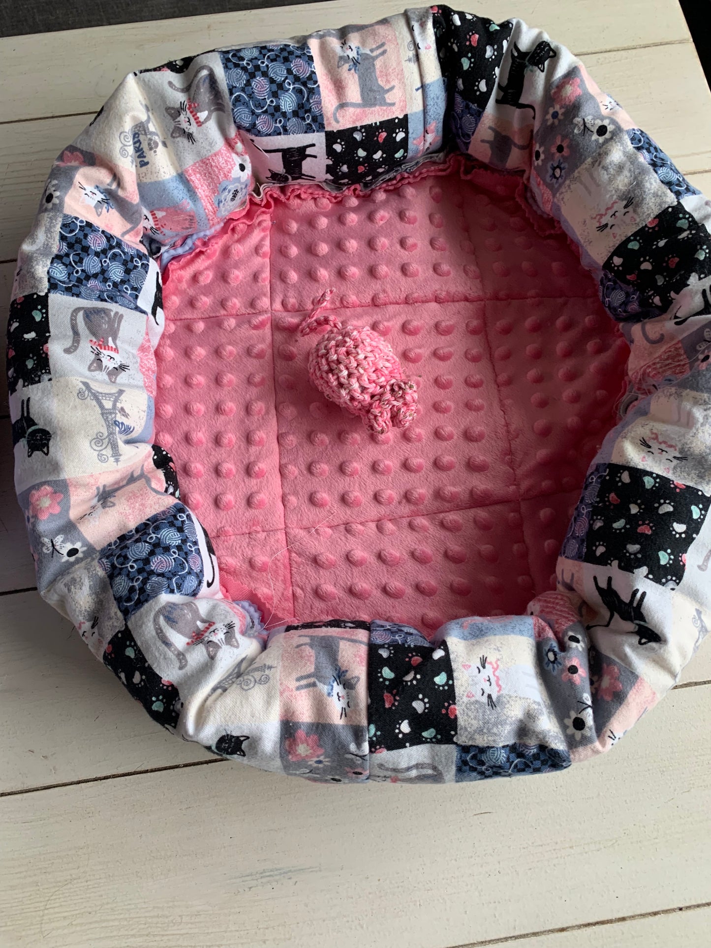 Pink cat bed & catnip mouse combo